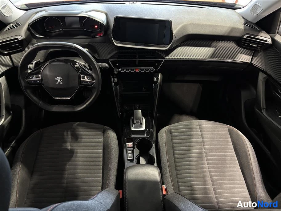 Orange Peugeot 2008 2022, cockpit, photo 7