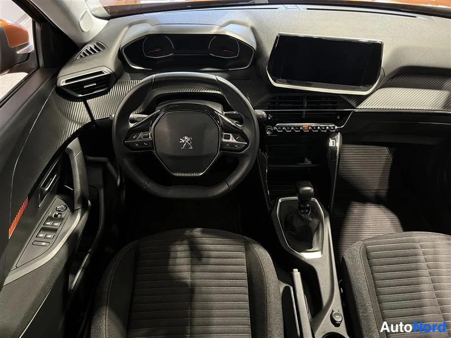 Orange Peugeot 2008 2021, cockpit, photo 11