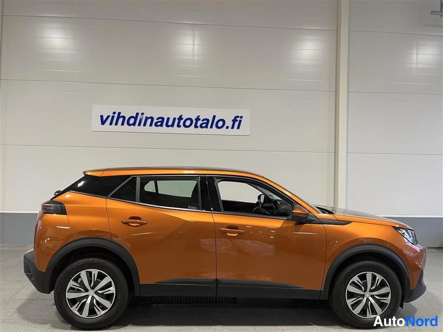 Orange Peugeot 2008 2021, side, photo 4