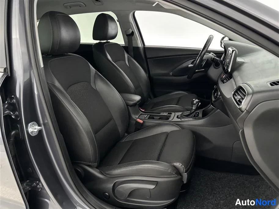 Grey Hyundai i30 2020, front seats, photo 17