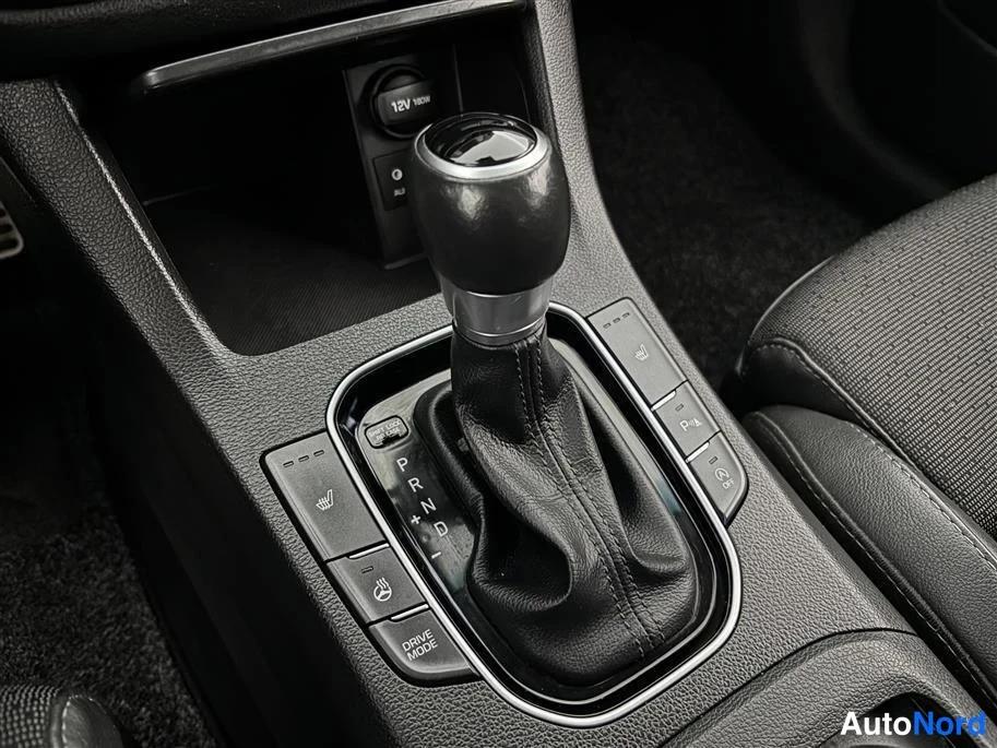 Grey Hyundai i30 2020, detail, photo 23