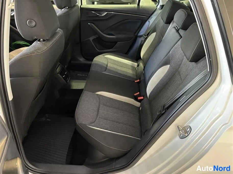 White Skoda Kamiq 2019, rear seats, photo 14