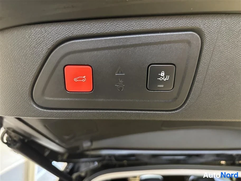 White Citroen C5 Aircross 2020, detail, photo 14