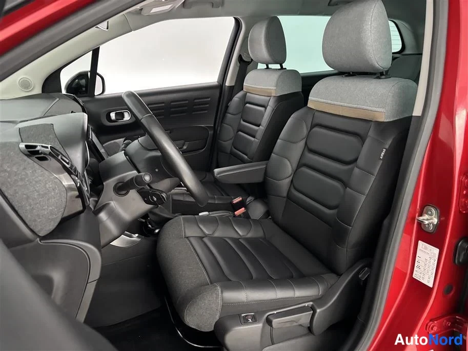 Red Citroen C3 Aircross 2022, front seats, photo 15