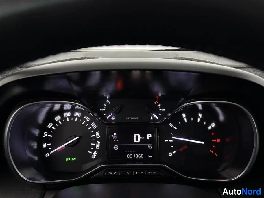 Red Citroen C3 Aircross 2022, detail, photo 30