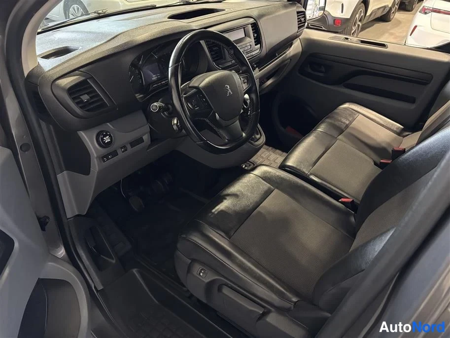 Grey Peugeot Expert 2020, cockpit, photo 7
