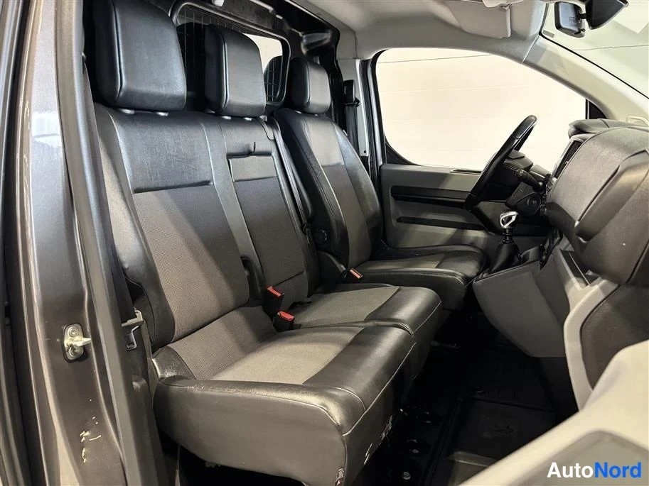 Grey Peugeot Expert 2020, cockpit, photo 8
