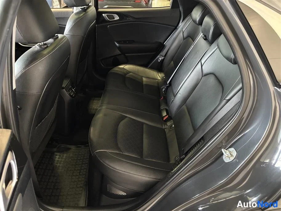 Grey Kia Xceed 2022, rear seats, photo 15