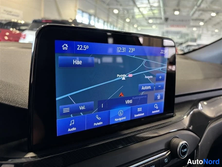 Red Ford Focus 2022, detail, photo 26