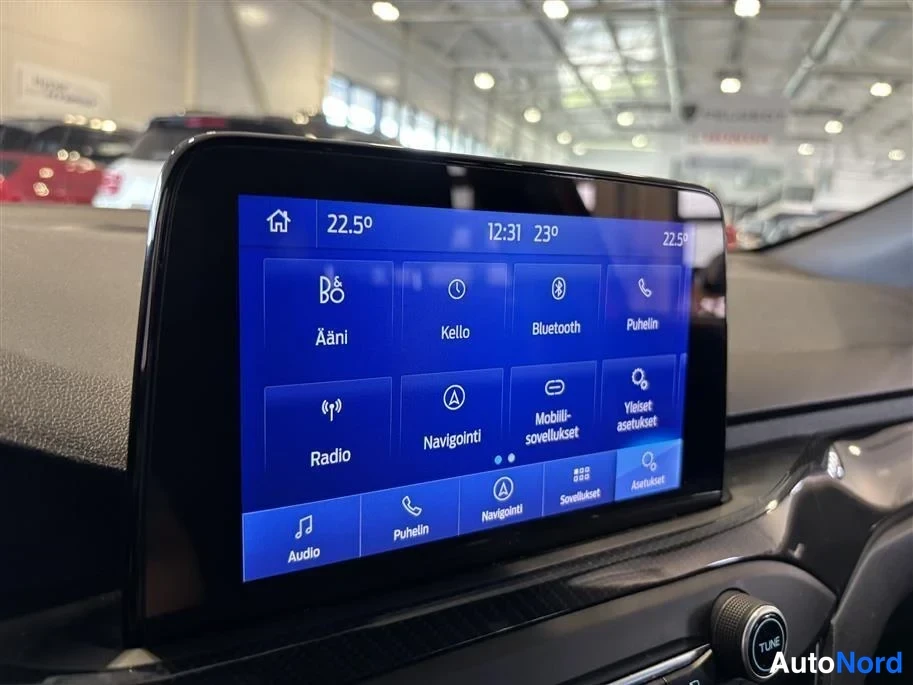 Red Ford Focus 2022, detail, photo 29