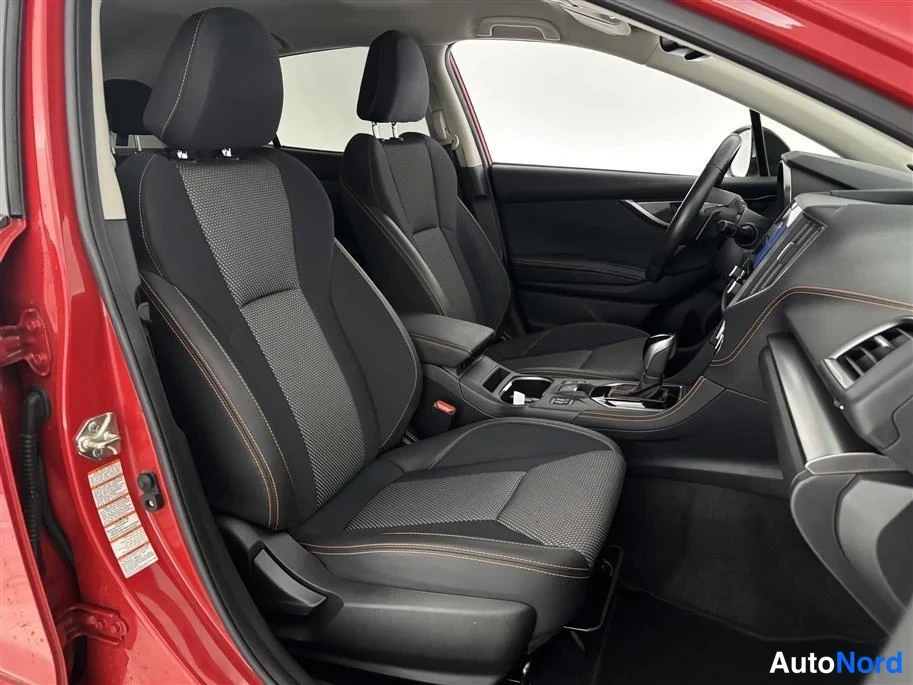 Red Subaru XV 2018, front seats, photo 15