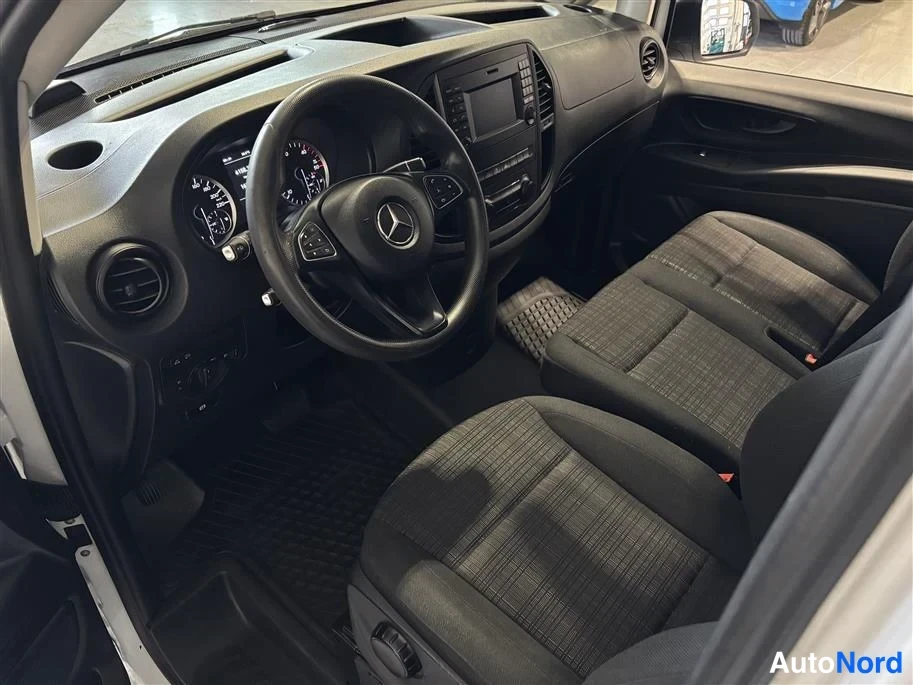 White Mercedes-Benz Vito 2019, cockpit, photo 7
