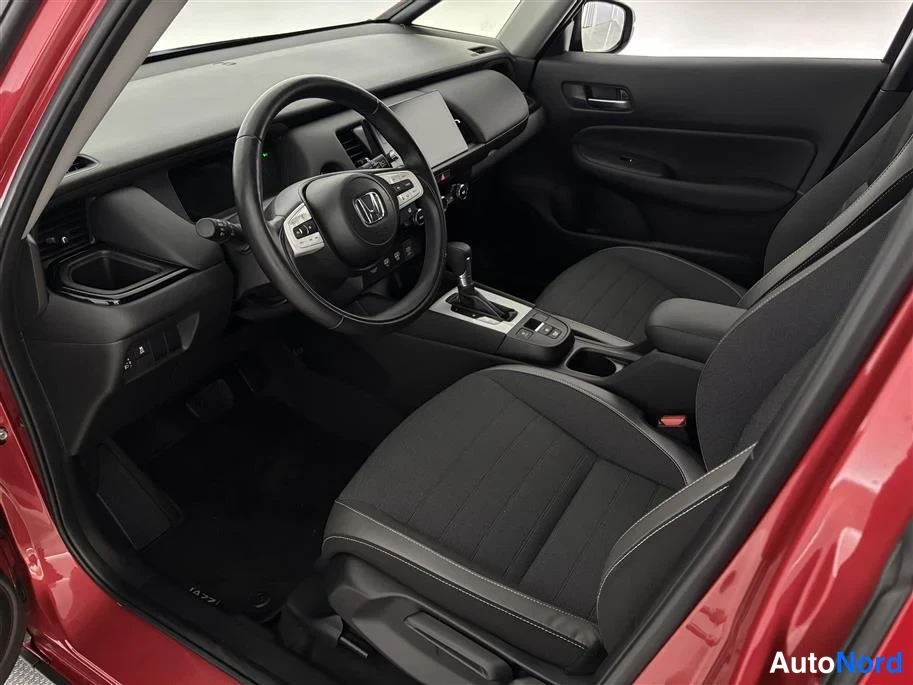 Red Honda Jazz 2025, cockpit, photo 12