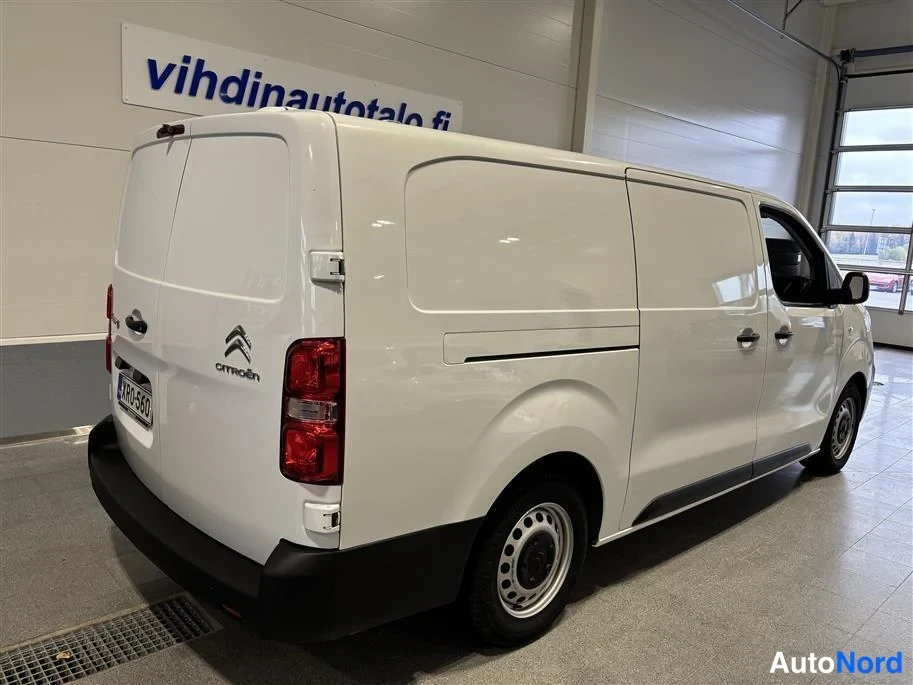 White Citroen Jumpy 2023, rear three-quarter, photo 3