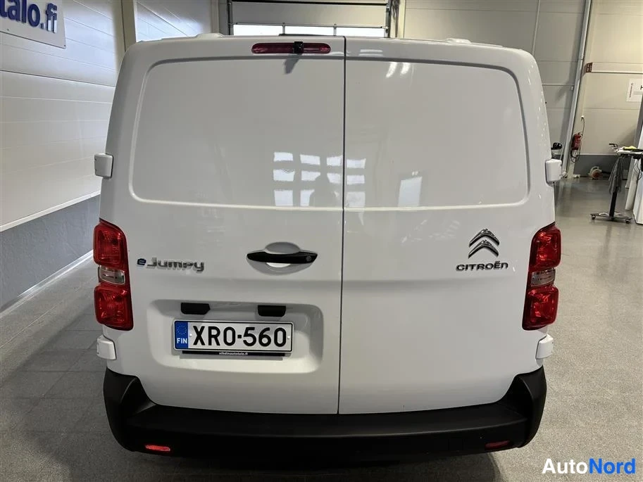 White Citroen Jumpy 2023, rear, photo 5