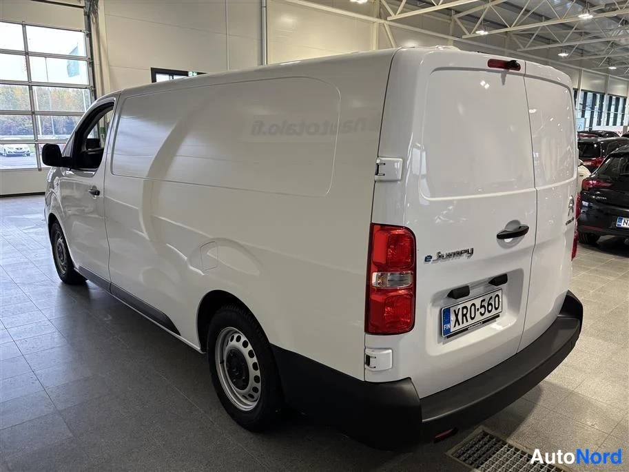 White Citroen Jumpy 2023, rear three-quarter, photo 4