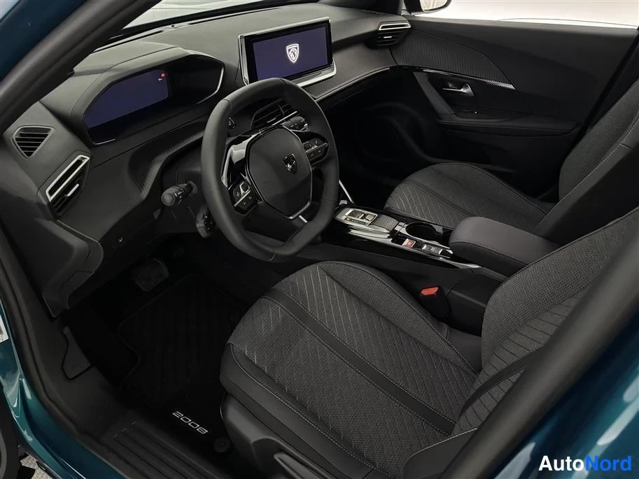 Blue Peugeot 2008 2026, cockpit, photo 11