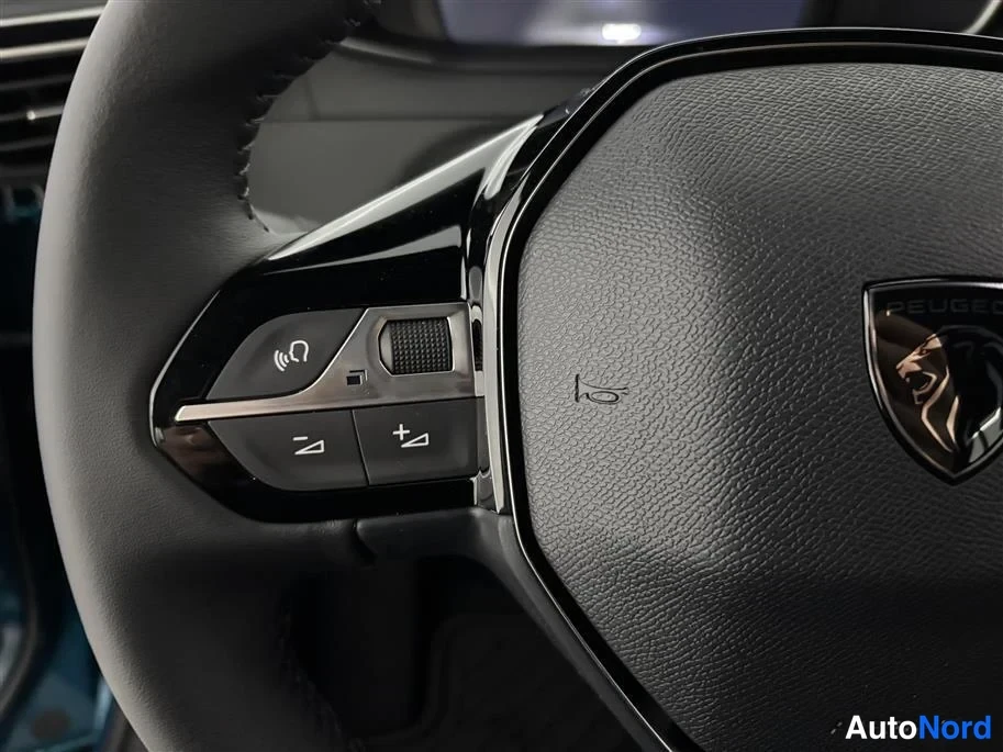 Blue Peugeot 2008 2026, detail, photo 19