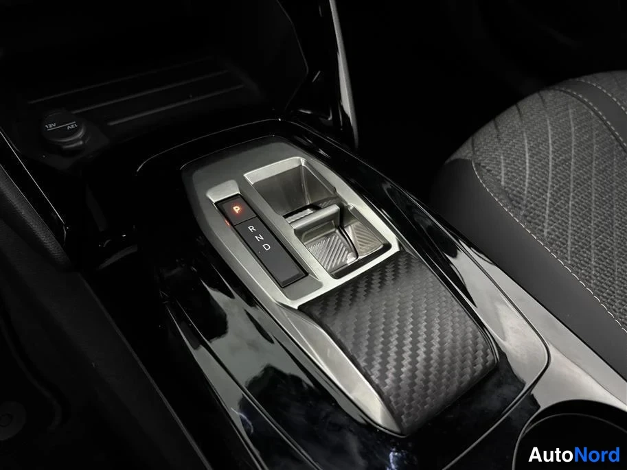 Blue Peugeot 2008 2026, detail, photo 21