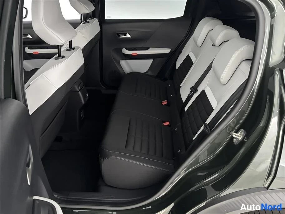 Green Citroen C3 Aircross 2026, rear seats, photo 21