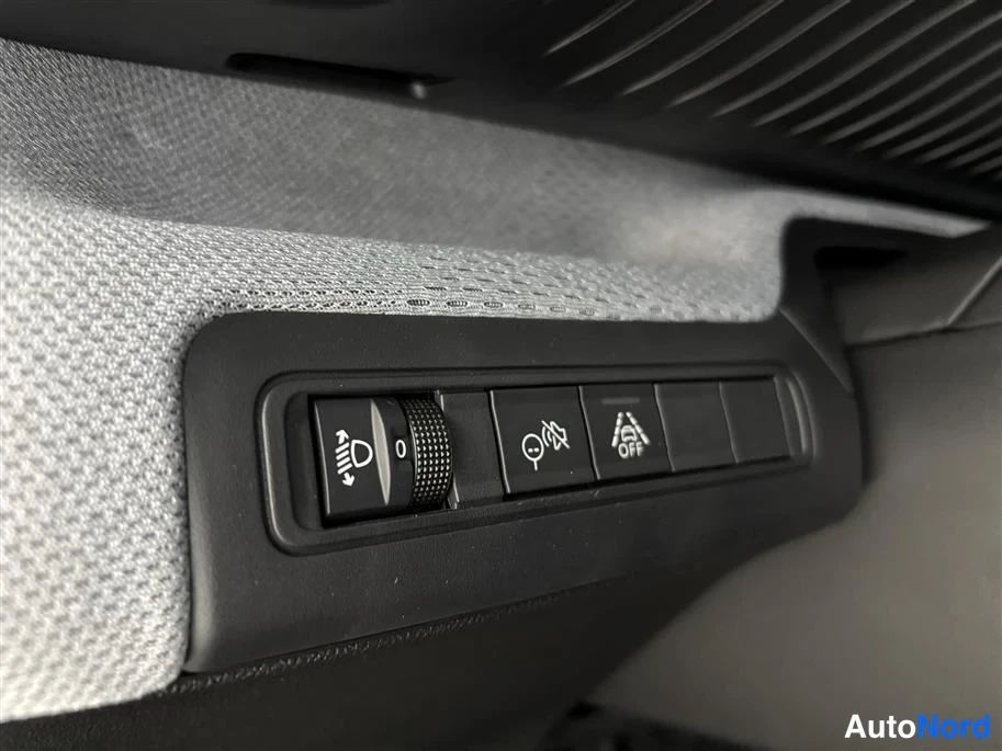 Green Citroen C3 Aircross 2026, detail, photo 31