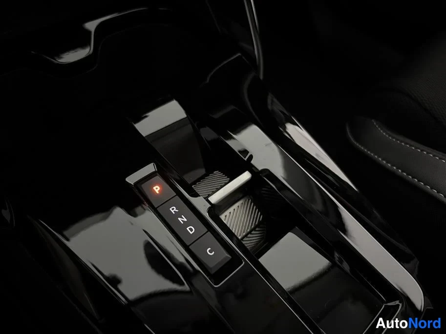 Green Citroen e-C3 Aircross 2026, detail, photo 29