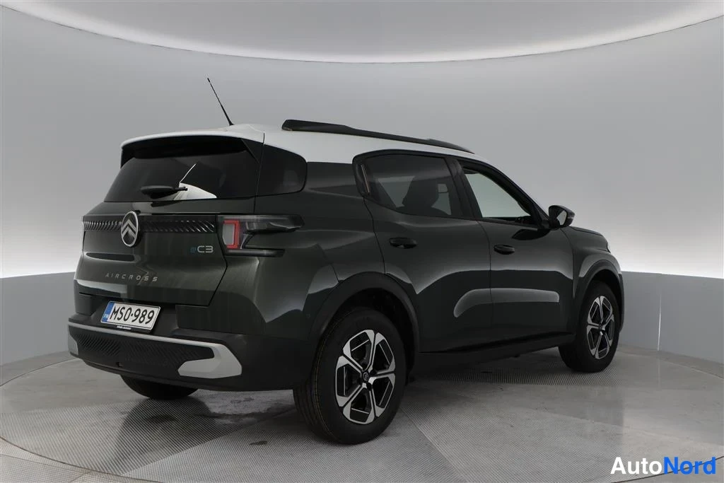 Green Citroen e-C3 Aircross 2026, rear three-quarter, photo 8
