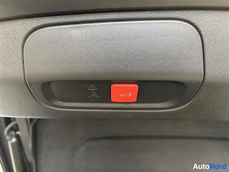 Blue Peugeot 408 2023, detail, photo 15
