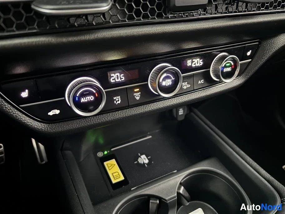White Honda ZR-V 2023, detail, photo 33