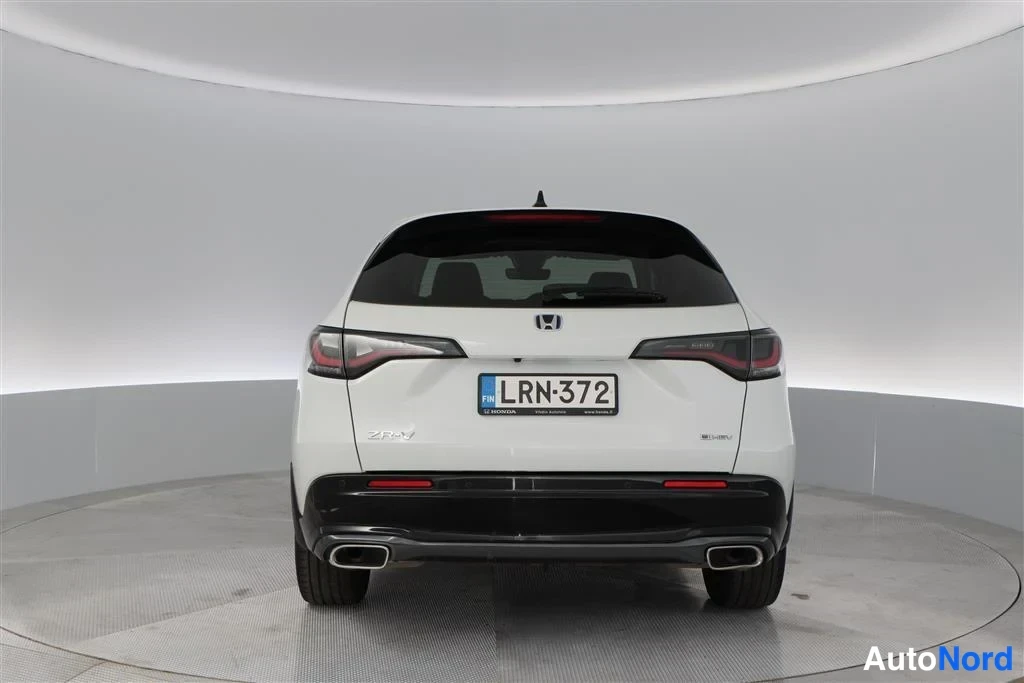 White Honda ZR-V 2023, rear, photo 10