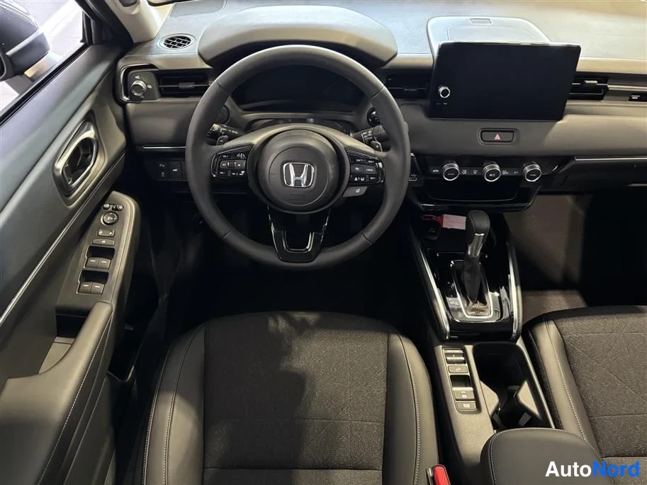 Green Honda HR-V 2026, cockpit, photo 11