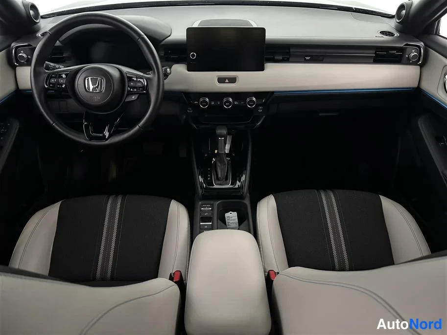 Musta Honda HR-V 2025, ohjaamo, kuva 12