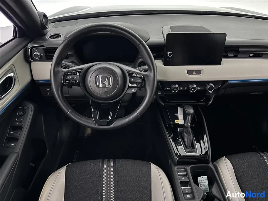 Musta Honda HR-V 2025, ohjaamo, kuva 15