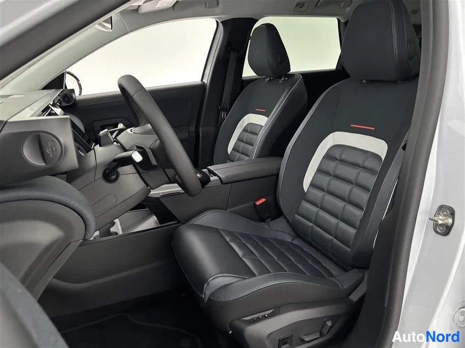 White Citroen C5 Aircross 2026, front seats, photo 14