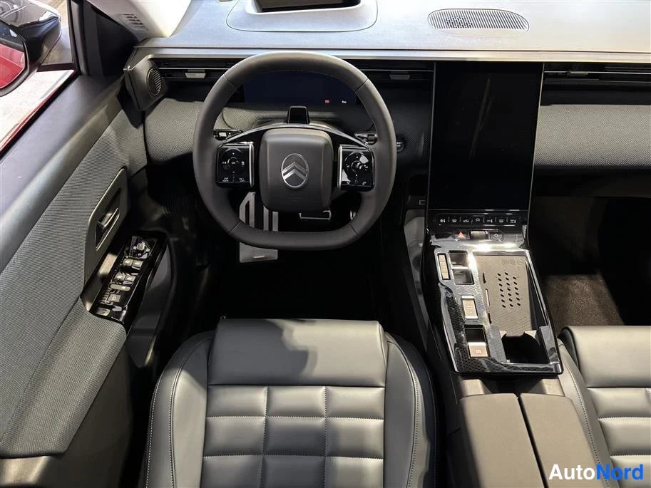 Red Citroen C5 Aircross 2026, cockpit, photo 11