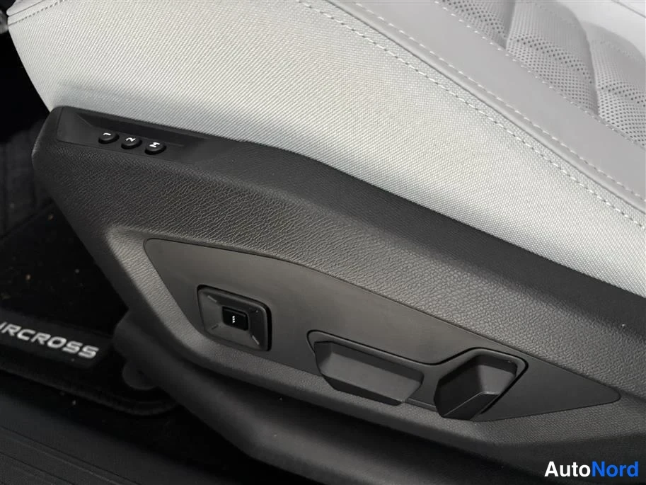 Red Citroen C5 Aircross 2026, detail, photo 20