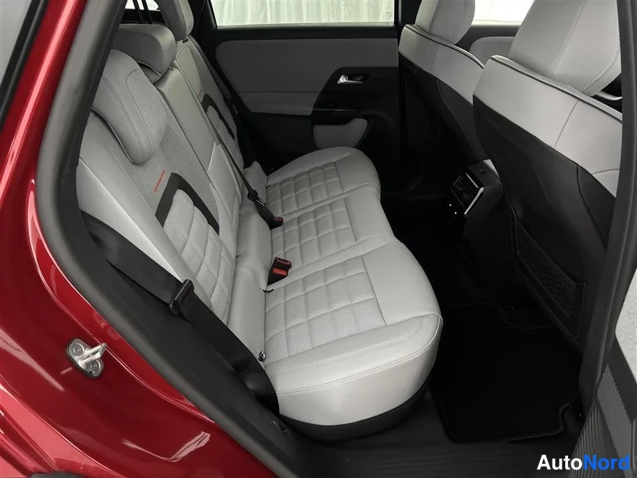 Red Citroen C5 Aircross 2026, rear seats, photo 18