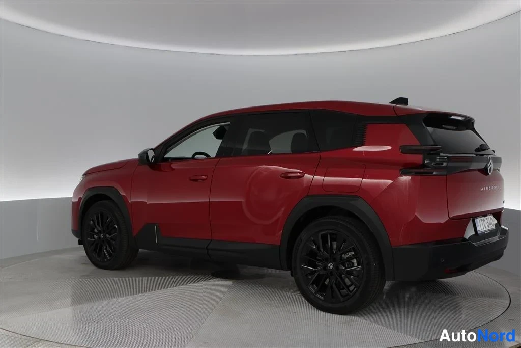 Red Citroen C5 Aircross 2026, rear three-quarter, photo 8