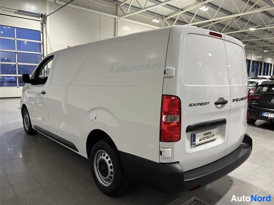 White Peugeot Expert 2026, rear three-quarter, photo 4