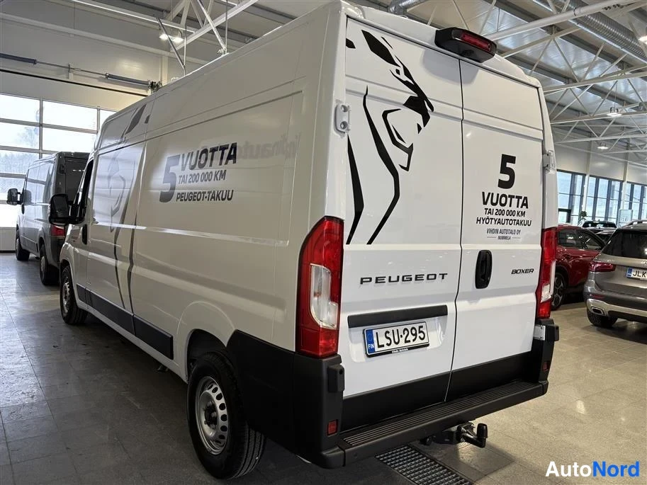 White Peugeot Boxer 2026, rear three-quarter, photo 5
