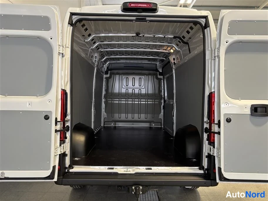 White Peugeot Boxer 2026, rear, photo 8
