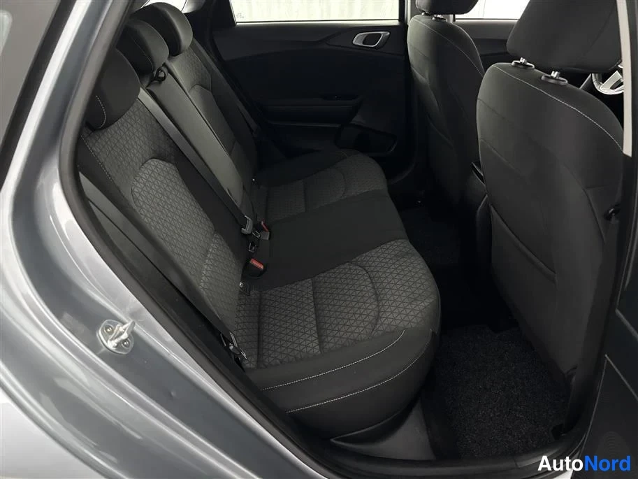 Silver Kia Ceed 2019, rear seats, photo 16