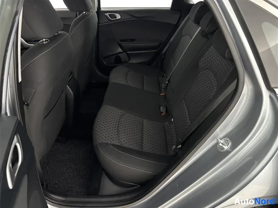 Silver Kia Ceed 2019, rear seats, photo 17