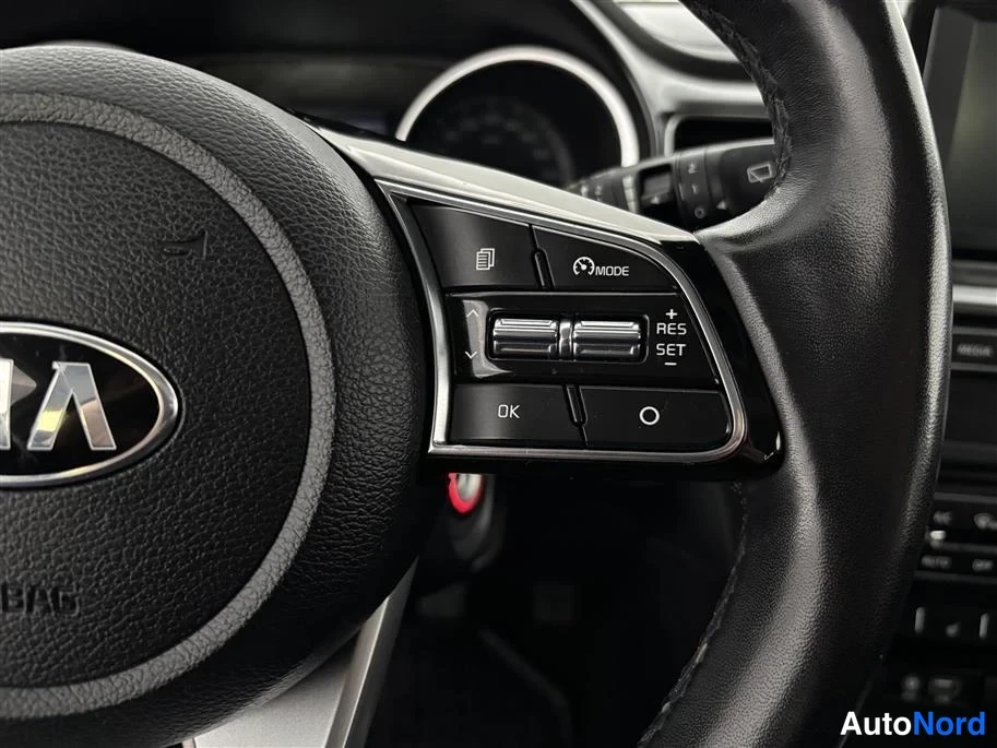 Silver Kia Ceed 2019, detail, photo 20