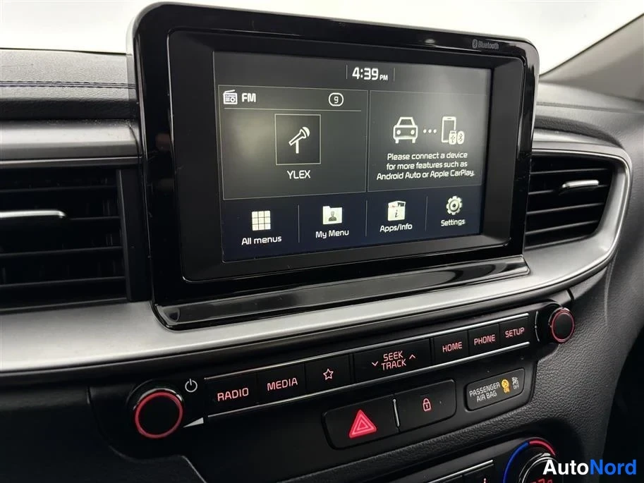 Silver Kia Ceed 2019, detail, photo 23