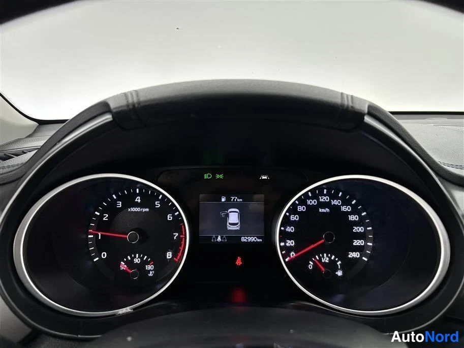 Silver Kia Ceed 2019, detail, photo 25