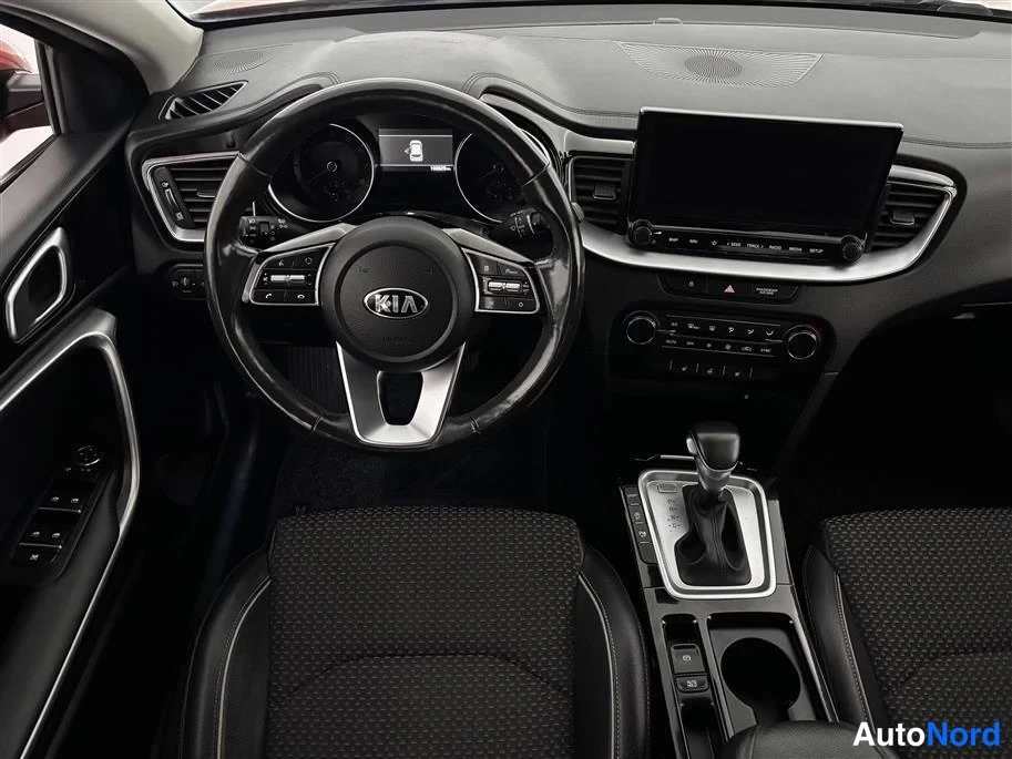Orange Kia Xceed 2020, cockpit, photo 14