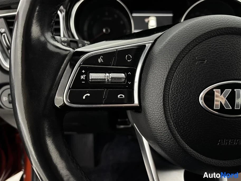 Orange Kia Xceed 2020, detail, photo 21