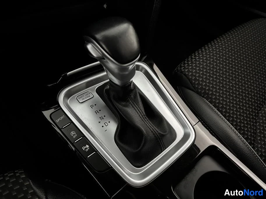 Orange Kia Xceed 2020, detail, photo 23