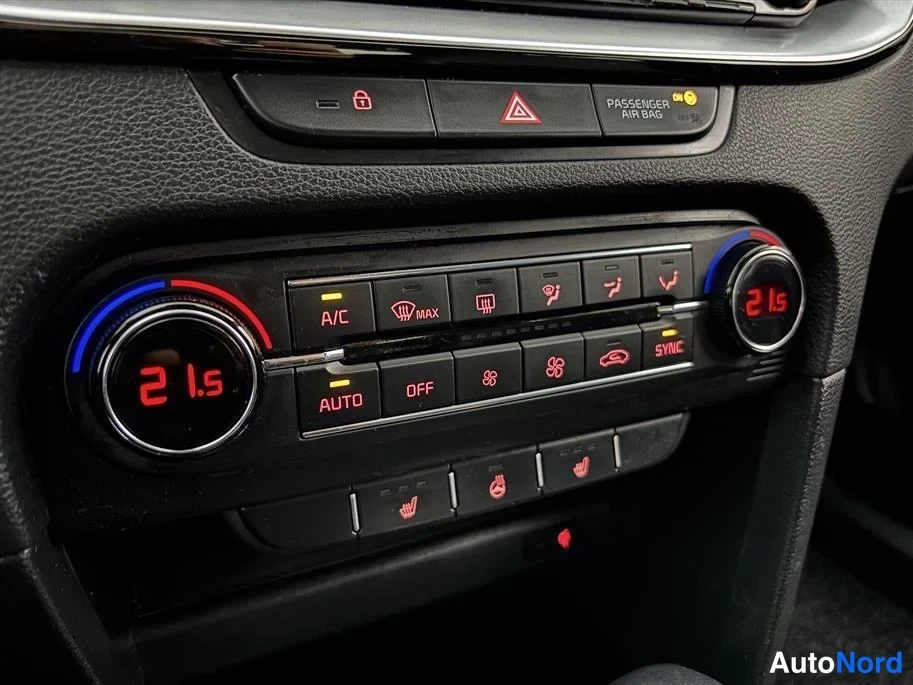 Orange Kia Xceed 2020, detail, photo 24